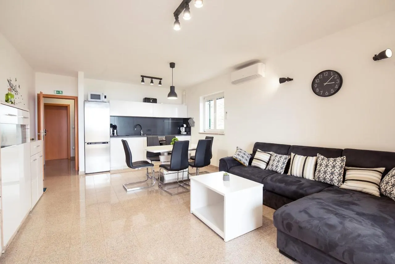 Seaview Apartment Lea